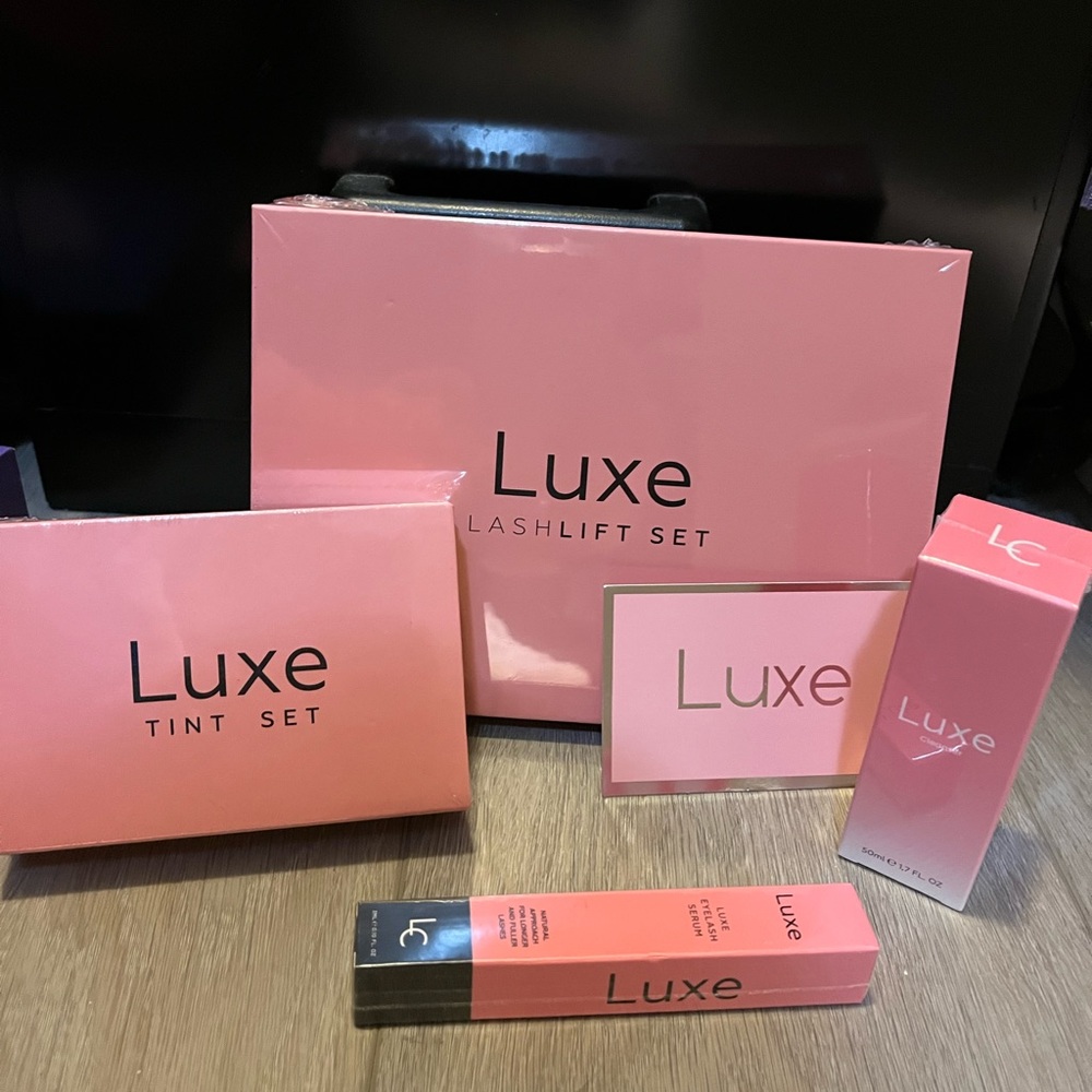Luxe eyelash lift and tint kit